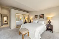 Beautiful Desert Falls Country Club Upper Unit Condo - Homestays