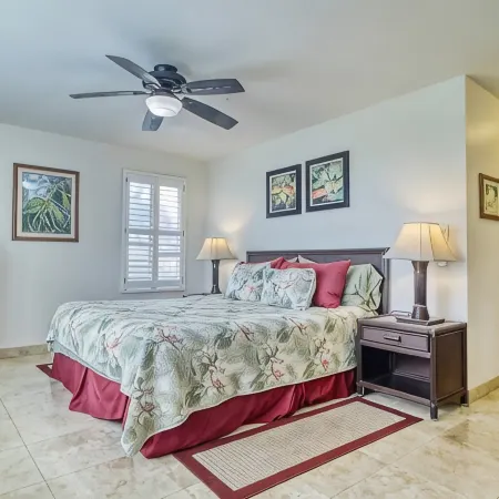 A Welcoming Beachfront 2BR/2BA, Vacation Home, W/D, AC, STEPS TO BEACH!