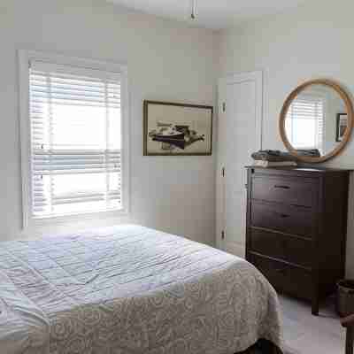 Blue Bay Dream w/ Seasonal Outdoor Jacuzzi, Cabana + Office Rooms