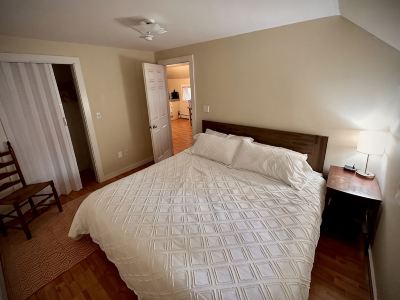 Cozy 1 king bed Apt Minutes to Okemo (Pet Friendly)