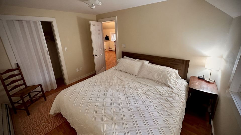 Cozy 1 king bed Apt Minutes to Okemo (Pet Friendly)