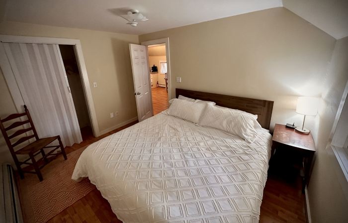 Cozy 1 king bed Apt Minutes to Okemo (Pet Friendly)