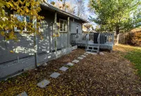 Farmhouse Teal Suite - Bungalows