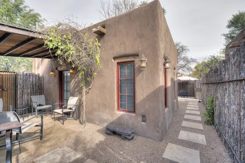 So Close! Perfect Southwest Casita 3 Blocks Plaza, 2 to O'Keeffe - Casita Ristra - บังกะโล