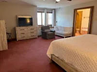 Family-Fun Escape w/ Pool, Game Room, Firepit + Baby Gear - 수영장
