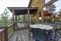 Rustic 4 bedroom cabin at Gilded Mountain, wifi, pool access, paved roads - Chalets