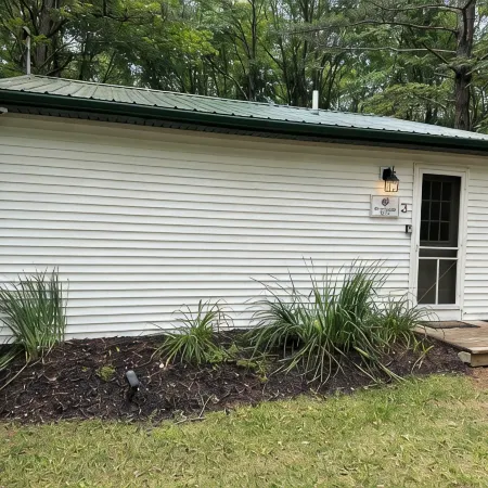 Prancing Doe Sleeps 6, or Rent All 4 for 20. Horseback Riding Across the Rd!