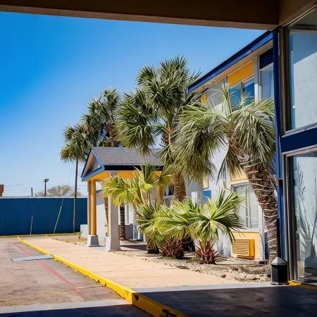 Super 8 by Wyndham Biloxi