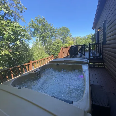 Njoy Charm - Gorgeous Family and Pet Friendly Home