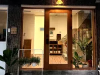 KM Hostel Hotel dekat Bundaran Air Mancur