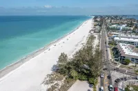 Villas By The Sea #2, Anna Maria Island Condo, one block from beach, heated pool - 3 tähden