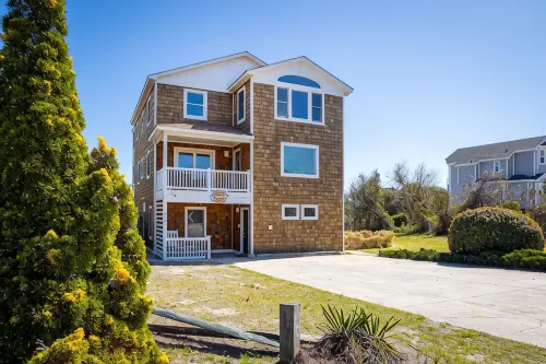 Updated, Corolla Home; 5 mins to Beach, Heated Pool, 2 Hot Tubs, Game Room - Boutique
