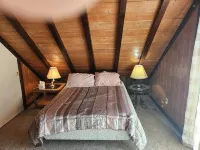 HARBOR SPRINGS 3 BEDROOM / 2 BATH COUNTRY CHALET - 무료 와이파이