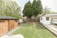 Spacious 3BR Home Playroom & Free Parking - บังกะโล