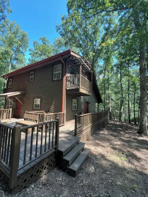 Cozy Cabin on Wooded Acre, Fire Pit, Games, Fully Equipped. Ucstr License#020096 - 4-Sterne