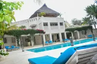 The Villa Luxury Suites Hotel - Pools