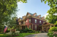 Berry Manor Inn - Homestays