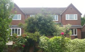Orchard House - Housity