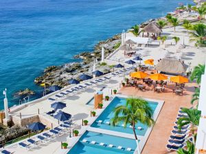 Coral Princess Hotel & Dive Resort