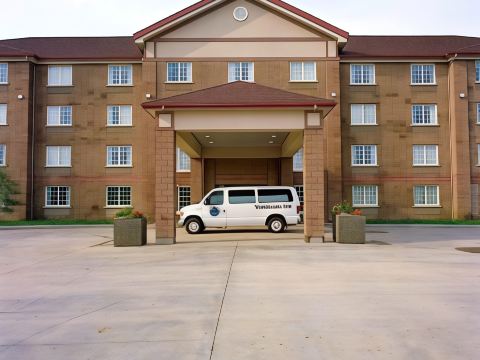 Woodlands Inn & Suites