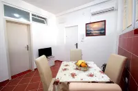 Apartments Centar Sutomore Отели в г. Сутоморе