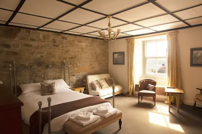 The Walkhampton Inn Hotels near HMP Dartmoor Prison Heritage Centre
