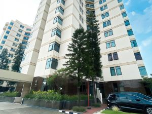 Homey 2Br Apartment Crown Court Executive Condominium