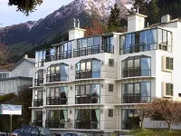 The Waterfront Hotels in Queenstown