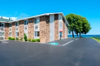 Econo Lodge on the Bay Hotel a Marinette
