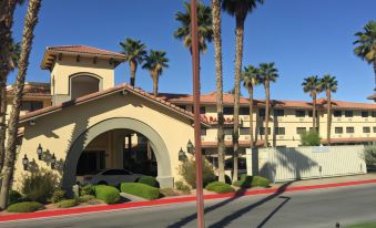 Ramada by Wyndham Barstow