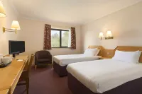 Days Inn by Wyndham Taunton Hotels near Taunton Railway Station