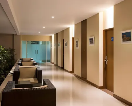 Lunara Home Living by Daphna Management (formerly Aveon Express Yogyakarta) Hotels in Umbulharjo