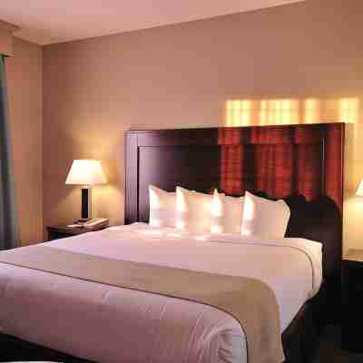 Ramada by Wyndham Emerald Park/Regina East Rooms