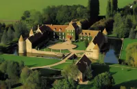 Château de Villiers le Mahieu - Les Maisons de Campagne Hôtels à : Thoiry