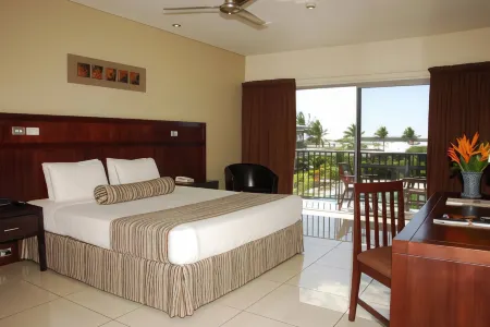 Tanoa Waterfront Hotel