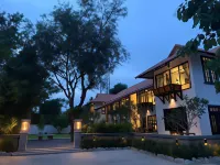 Palin Family Cottage Hotel in zona Wat Pang Sanook