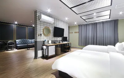 Changyeong Namji Heitz Hotel
