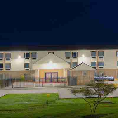 SureStay Plus by Best Western St. James Donaldsonville Hotel Exterior