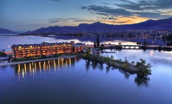 Holiday Inn & Suites Osoyoos