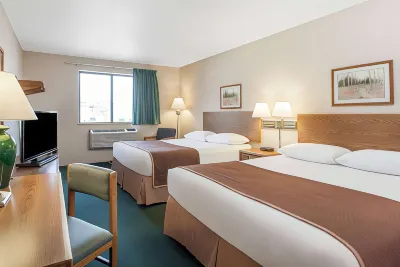 Super 8 by Wyndham Kamloops on the Hill Các khách sạn ở Kamloops