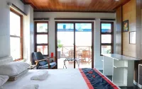 Noni's Resort Hotels in Alitagtag