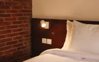 Rumah Bata Guest House Hotel di Licin