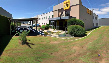 Hotelf1 la Rochelle Angoulins