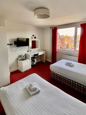 Whites Hotel