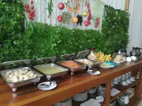 Penginapan Intan Bandara Hotels in Katapiang