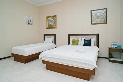 Urbanview Hotel Griya Surya Malang by RedDoorz Hotels in Klojen