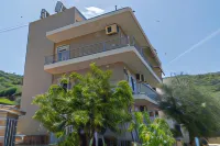 Koks’ Guesthouse Hotel a Himare