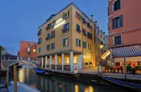 Hotel Arlecchino Hotels in Santa Croce