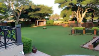 Umdlalo Lodge. - Parkplatz