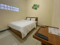 RedDoorz @ Merauke City Center Hotels in Merauke